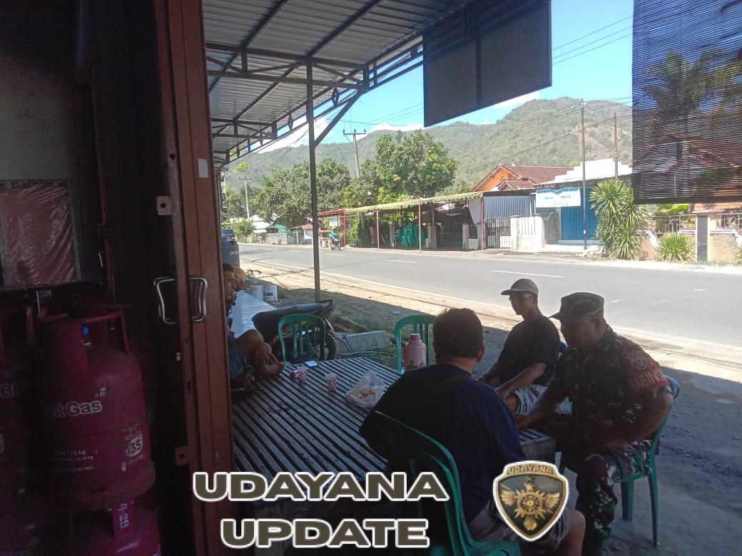 Sertu M. Nasir Laksanakan Komsos dan Monitoring Wilayah di Desa Tapir