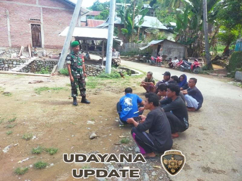 TNI Hadir Dekat dengan Warga, Babinsa Wawo Dorong Penyelesaian Masalah Secara Kekeluargaan