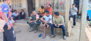 Babinsa Koramil 1602-03/Detusoko Intensifkan Monitoring dan Komsos di Desa Wolotolo Tengah