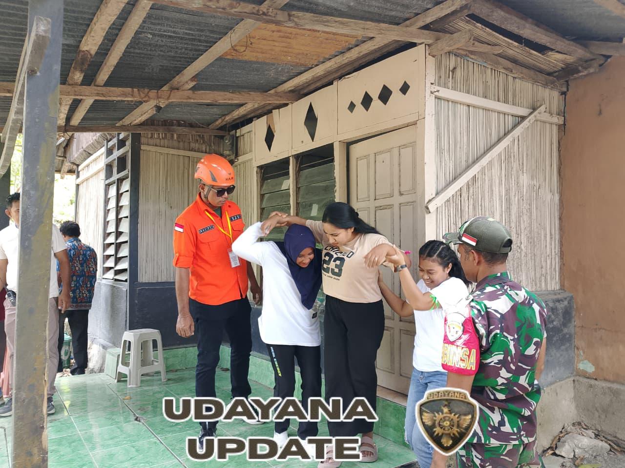 Babinsa Rote Ndao Dampingi BPBD Gelar Simulasi Hadapi Bencana Cuaca Ekstrem