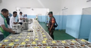 ‎Babinsa Koramil 1615-11/Aikmel Tinjau Dapur Produksi Makan Bergizi Gratis di Desa Mamben Daya