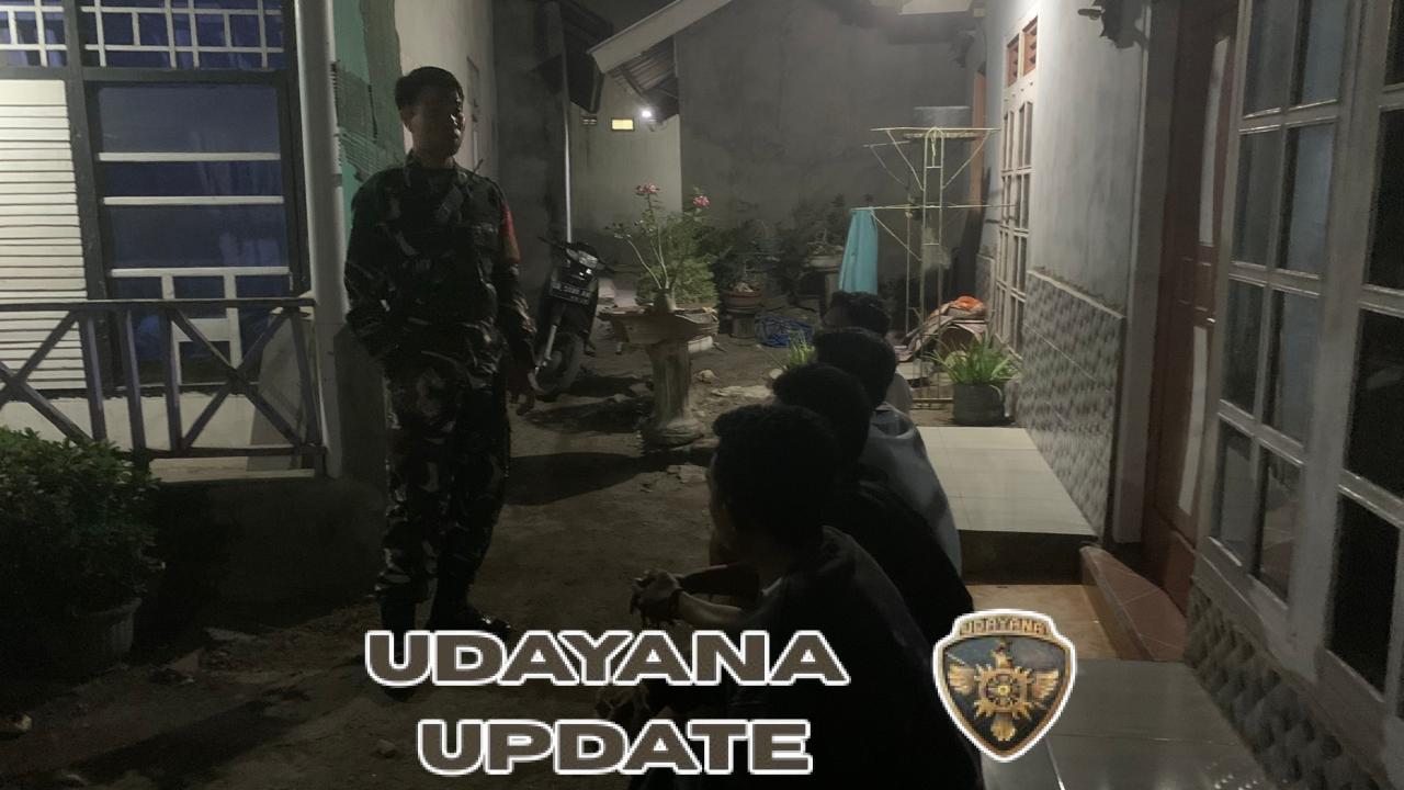 ‎Patroli Malam Babinsa Desa Sepit Ciptakan Lingkungan Aman dan Kondusif