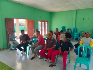 Babinsa Desa Kiantar Koptu Amiruddin Jadi Penengah, Diskusi Pembagian Bibit Jagung di Desa Kiantar Berjalan Kondusif