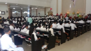 Sinergi TNI dan Gereja: Kodim 1601/Sumba Timur Kawal Jalannya Misa Sakramen Krisma di Waingapu