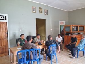 Babinsa Koramil 1628-01/Taliwang Dorong Optimalisasi Lahan Koperasi Desa Bangkat Monteh