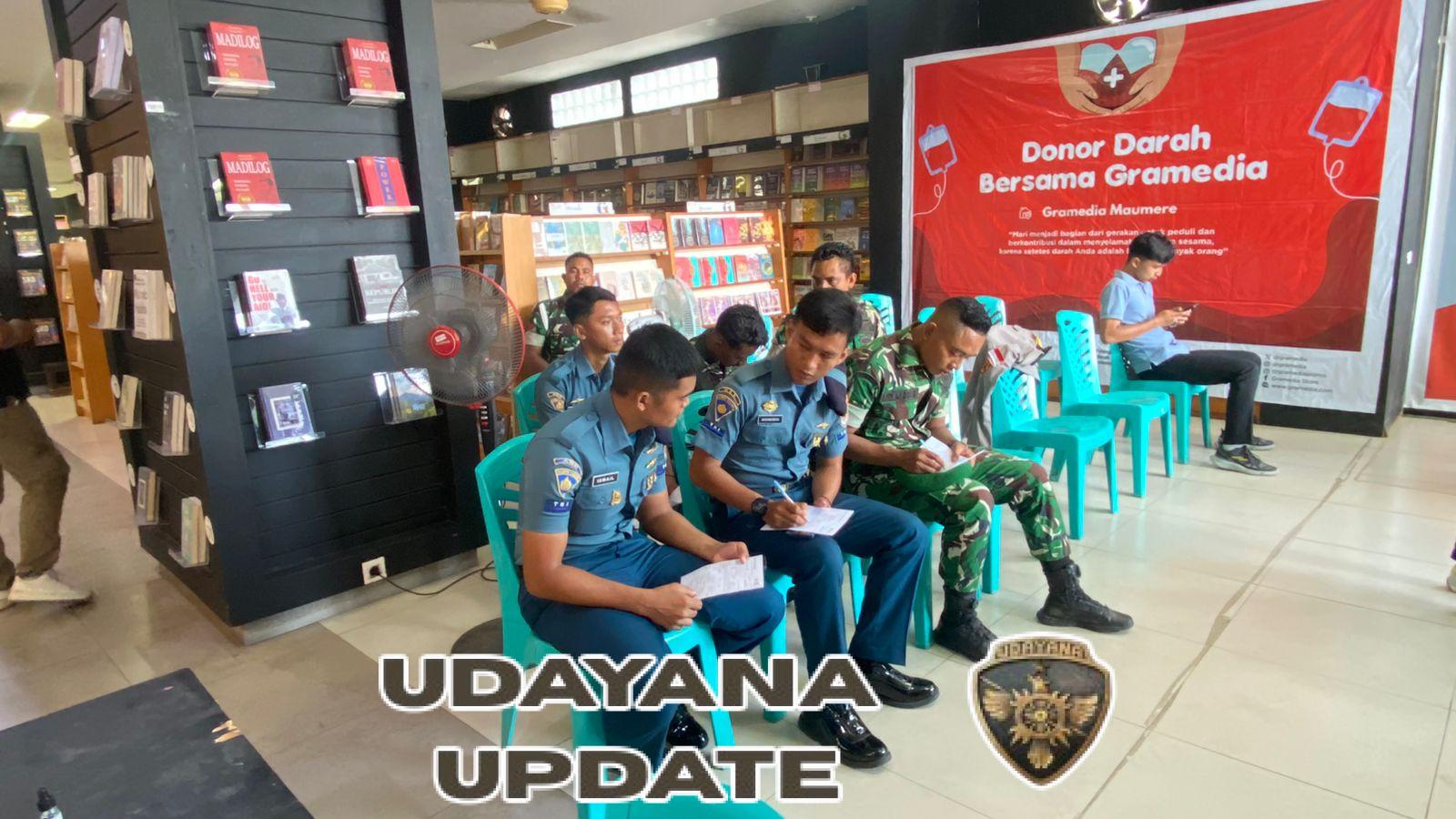TNI, Polri, dan Masyarakat Bersatu dalam Aksi Donor Darah di Gramedia Maumere