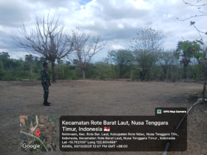 Babinsa Batutua Dampingi Pengukuran Lokasi Pembangunan Koperasi Merah Putih di Desa Netenaen