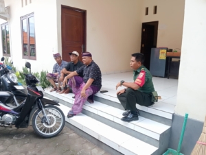 Babinsa Tangguwisia Laksanakan Komsos dan Koordinasi Rencana KDMP Bersama Pemerintah Desa