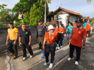 Babinsa dan Bhabinkamtibmas Kalianget Ajak Warga Wujudkan Desa Bersih dan Sehat
