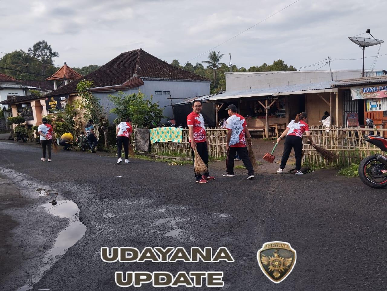 Sinergi Babinsa, Bhabinkamtibmas, dan Perangkat Desa Pedawa Gelar Aksi Bersih Kantor Desa