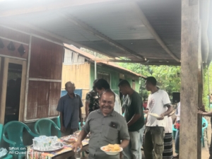 Babinsa Koramil 1602-01/Ende Jalin Komsos dan Ciptakan Rasa Aman di Desa Ndetuzea