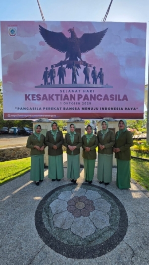 Kebersamaan Ketua Persit KCK XLIV Sumbawa Barat dan Forkopimda di Upacara Hari Kesaktian Pancasila