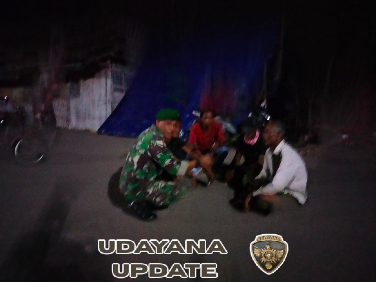 TNI dan Warga Bersinergi, Babinsa Poto Tano Tekankan Pentingnya Keamanan Lingkungan