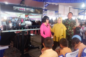 Bhakti Sosial Bhayangkari di Ende, Dandim 1602/Ende dan Ketua Persit Turut Mendampingi