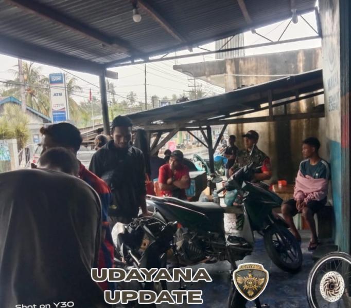 Babinsa Ende Intensifkan Komsos dan Pamwil untuk Jaga Kamtibmas di Desa Ondorea Barat