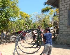 Babinsa Koramil 1627/RN Ajak Warga Rawat Fasilitas Air Desa