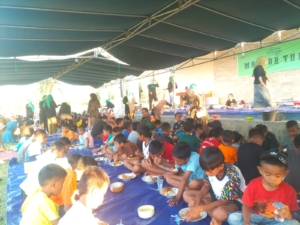 Babinsa Desa Tamekan Hadiri Kegiatan Mangan Tode Rangkaian Pesona Tamekan 2025