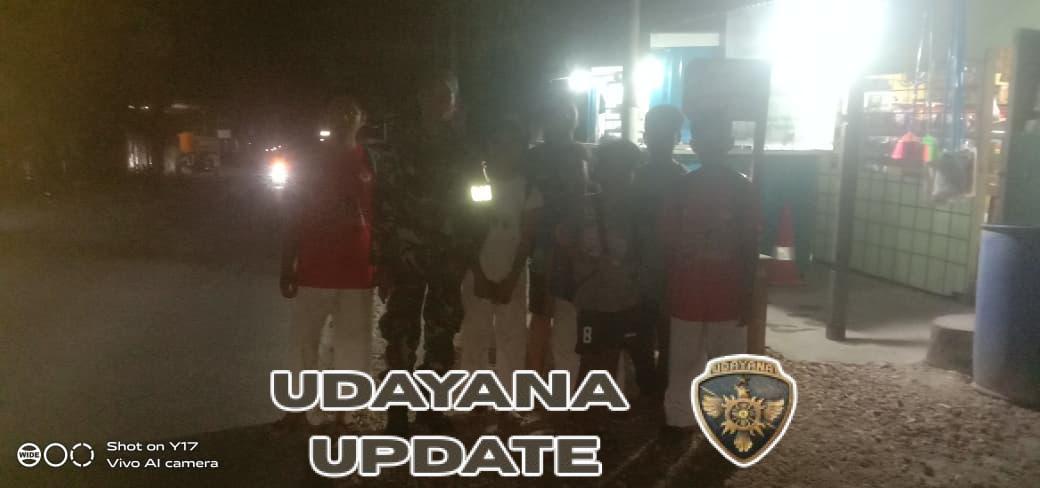 Babinsa Koramil 1627-01/Ba’a Laksanakan Patroli Malam di Wilayah Lobalain