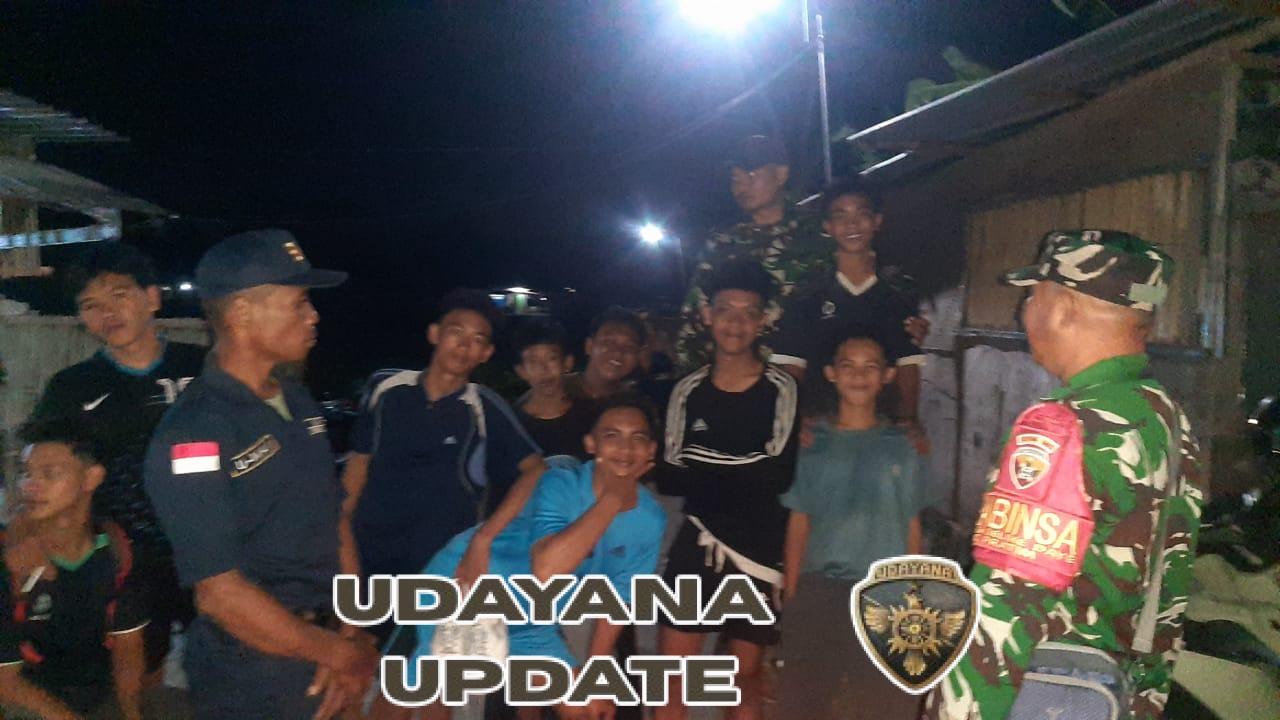 Babinsa Ajak asyarakat Peduli Terhadap Keamanan Lingkungan Dimalam Hari