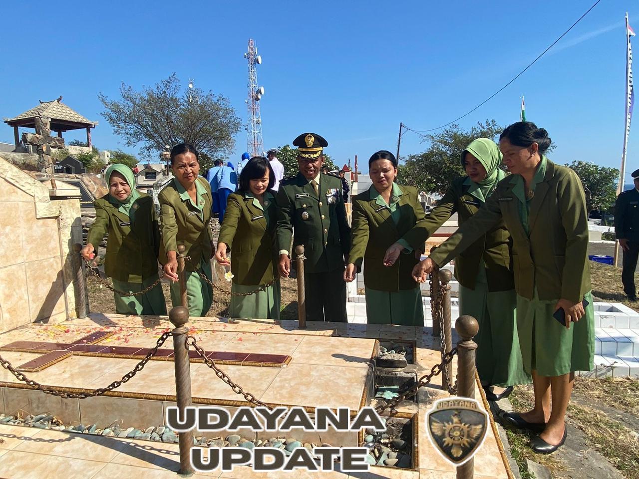 Memperingati HUT TNI ke-80, Kodim 1603/Sikka Bersama Lanal Maumere Laksanakan Ziarah di TMB Iligetang