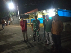 ‎Patroli Malam Koramil Utan Rhee, TNI Hadir Jaga Kamtibmas di Tengah Masyarakat