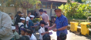 Tingkatkan Gizi Anak Sekolah, Babinsa dan Bhabinkamtibmas Kawal Penyaluran MBG di Kampung Bugis