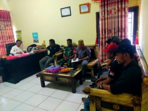 Sinergi Babinsa dan Desa Hu’u Hidupkan Kembali Poskamling