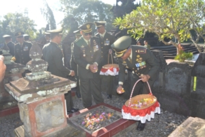Upacara Ziarah Nasional Kodim 1623/Karangasem dalam rangka Peringati HUT TNI ke-80  Berlangsung Khidmat.