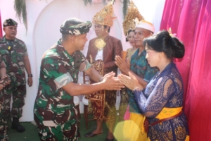 Dandim 1616/Gianyar Bersama Anggota Hadiri Pawiwahan Putra PNS Kodim di Temesi