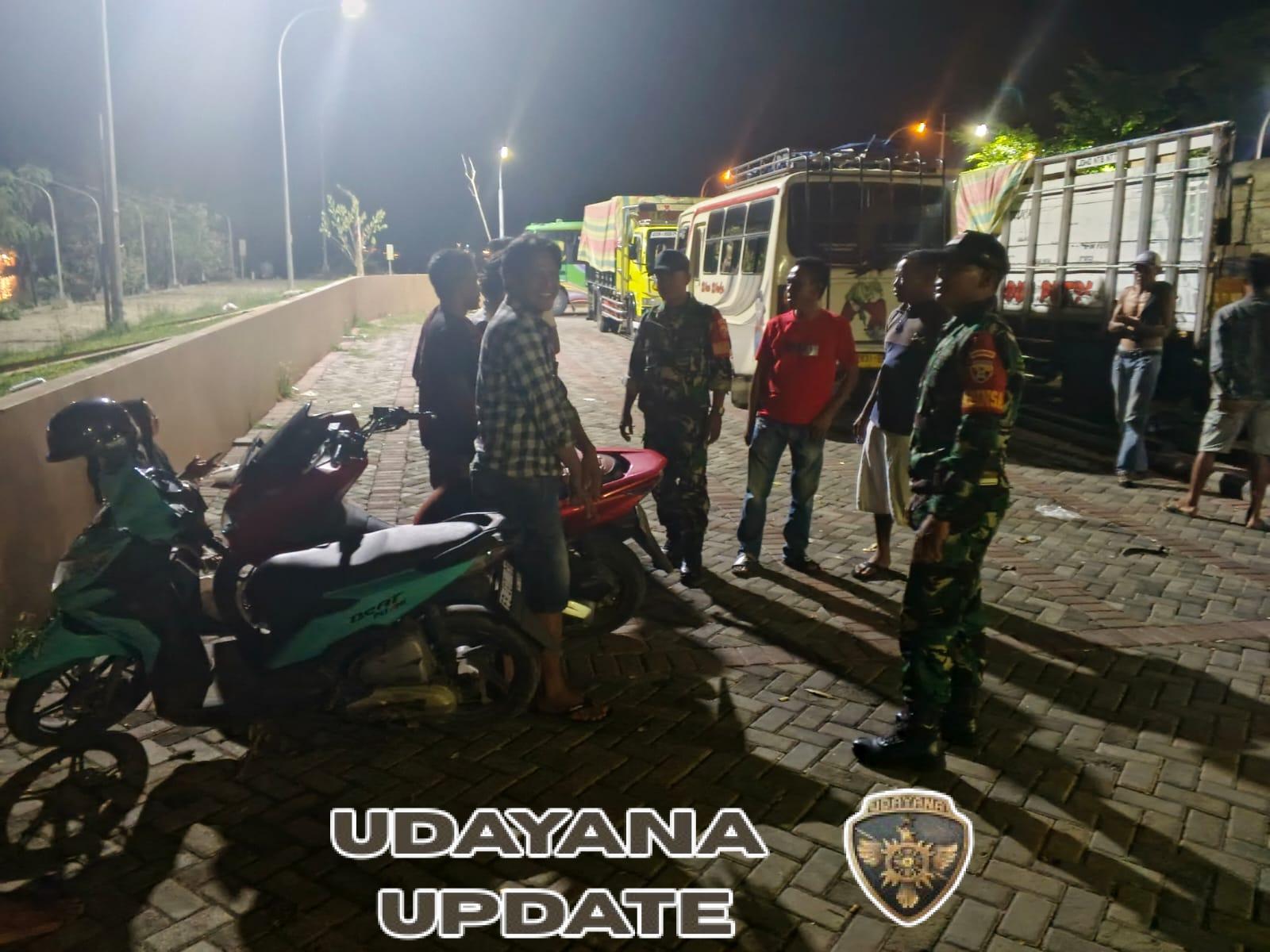 Detak Malam Labuan Bajo Dijaga Ketat: Babinsa Koramil Komodo Hadir Sebagai Pelindung Keamanan