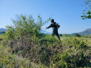 Pra TMMD Kodim 1625/Ngada Lanjutkan Pembersihan Saluran Irigasi di Desa Benteng Tawa
