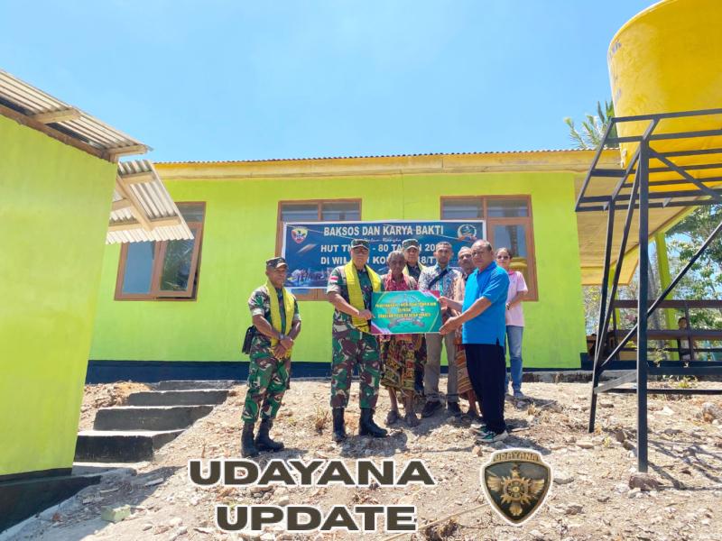 Sambut HUT TNI Ke-80, Dandim 1618/TTU Serahkan Bantuan MCK dan Tower Air di Desa Inbate