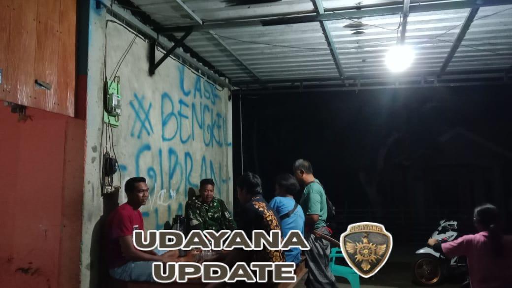 Sertu Jumadi Patroli Malam di Poto Tano, Wujud Kepedulian Babinsa pada Keamanan Warga