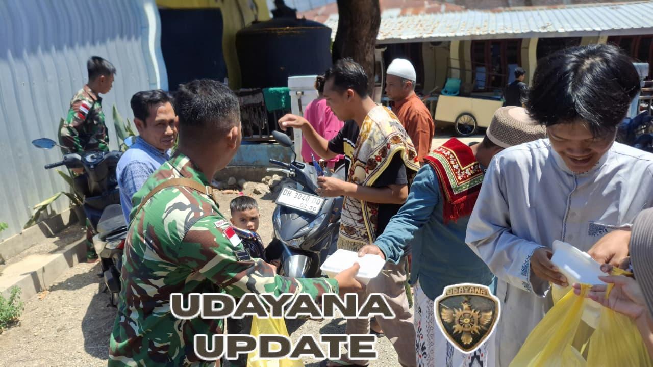 Jumat Berkah, Yonarmed 12 Kostrad Bagikan Ratusan Makanan Gratis untuk Jamaah Masjid Raya Al-Muhajirin
