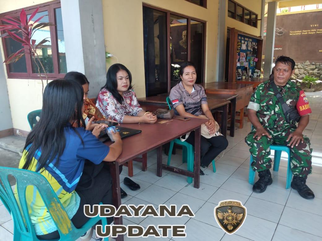 Babinsa Ende Jalin Sinergi dengan Guru SMPN 1 dalam Kegiatan Komsos