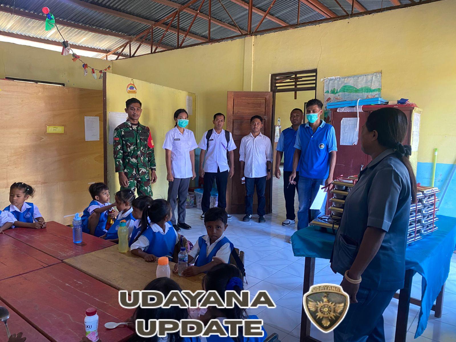 Dukung Gizi Anak, Babinsa Koramil 1603-04 Kawal Program Dapur Yaspen Waiara