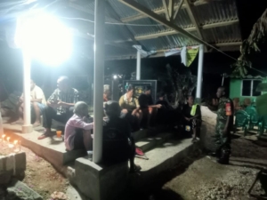 Babinsa Koramil 1627-01/Baa Laksanakan Patroli Malam di Kelurahan Mokdale