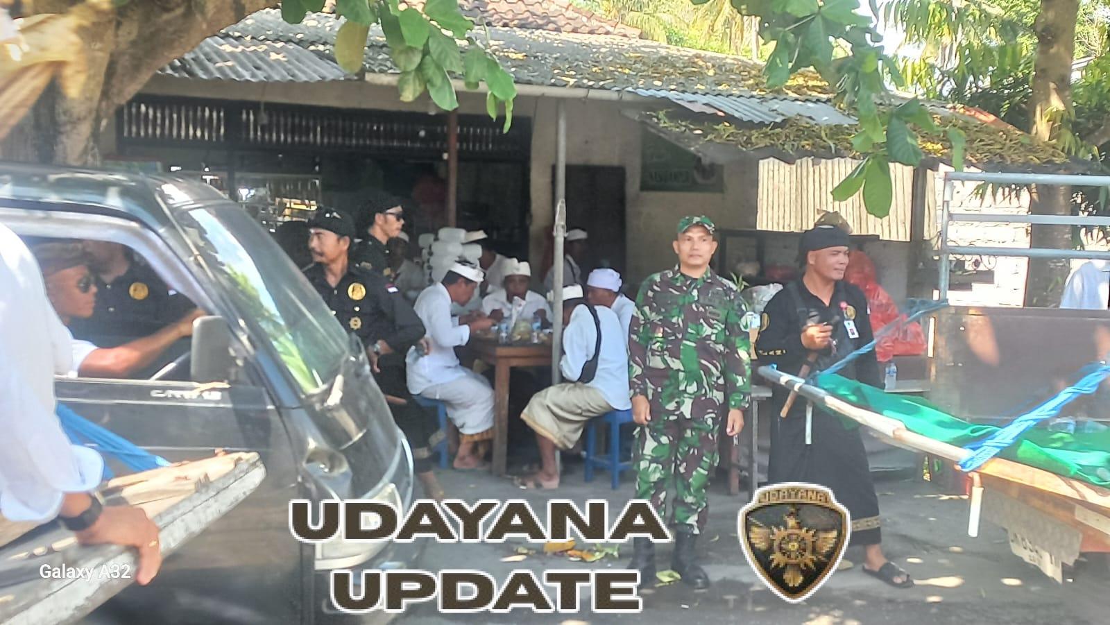 Aparat Gabungan Di Nusa Penida Gelar Pengamanan Prosesi Ida Bhatara Turun Kabeh  Di Pura Penataran Ped