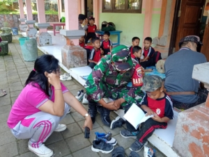 Wujud Kepedulian Pendidikan, Babinsa dan Bhabinkamtibmas Sambangi TK di Payangan