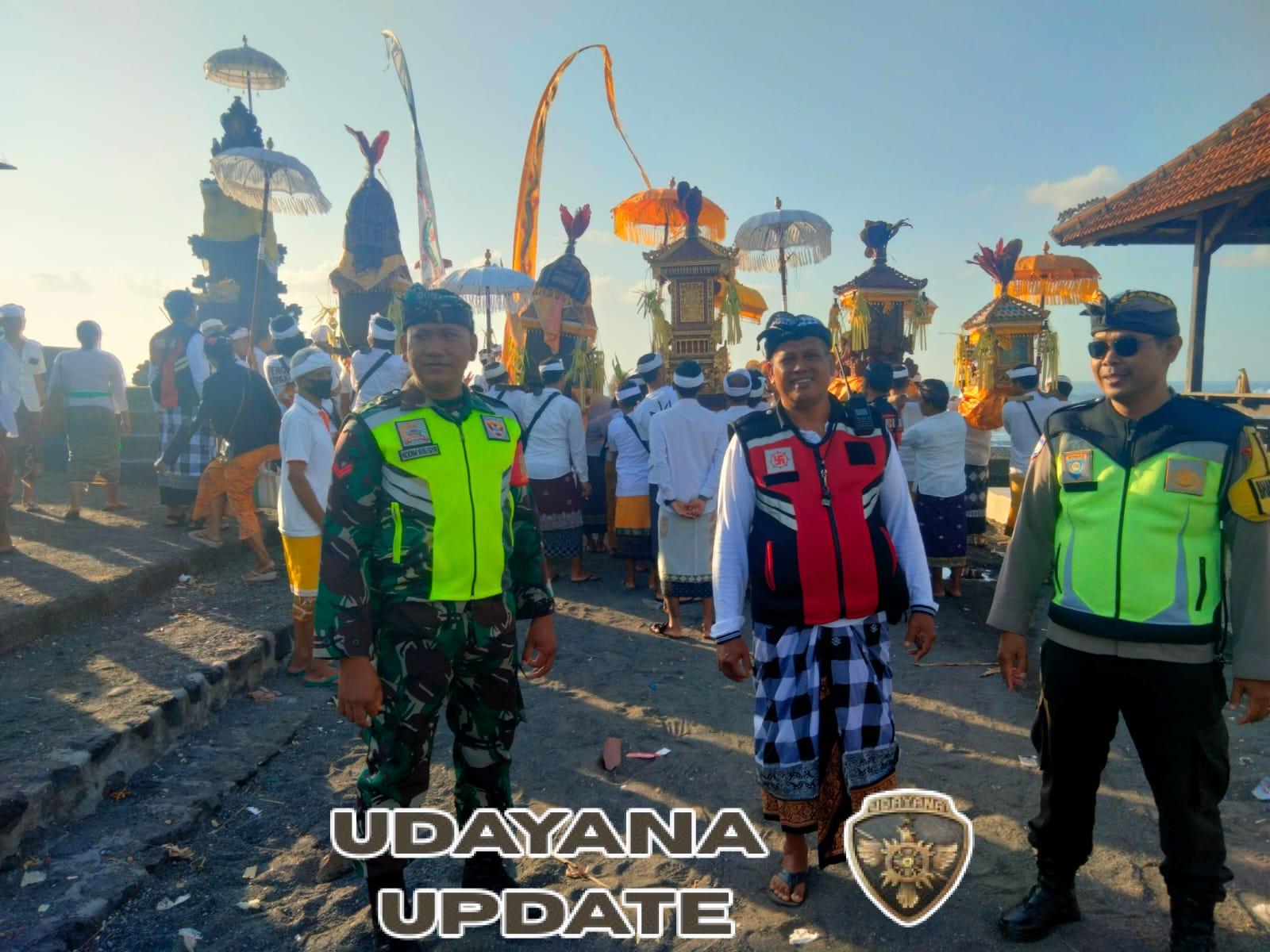 Pastikan Aman, Babinsa, Bhabinkamtibmas, dan Pecalang Jaga Kelancaran Prosesi Mekiyis