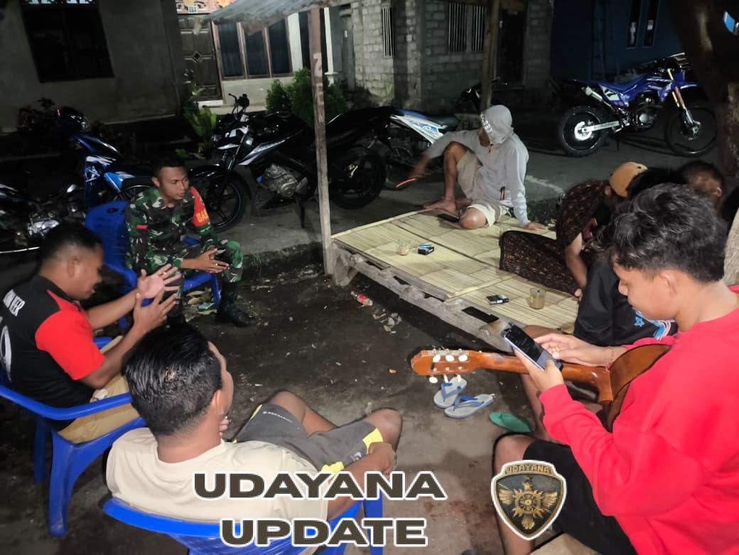 Cuaca Cerah, Babinsa Mauponggo Aktif Laksanakan Patroli Malam di Wilayah Binaan