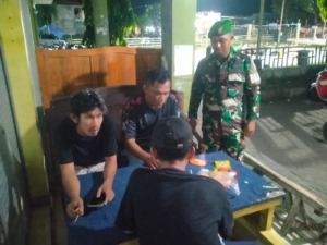 Babinsa Serda Yakub Terus Hadir di Tengah Warga, Wujud Nyata Kepedulian TNI di Kecamatan Jereweh