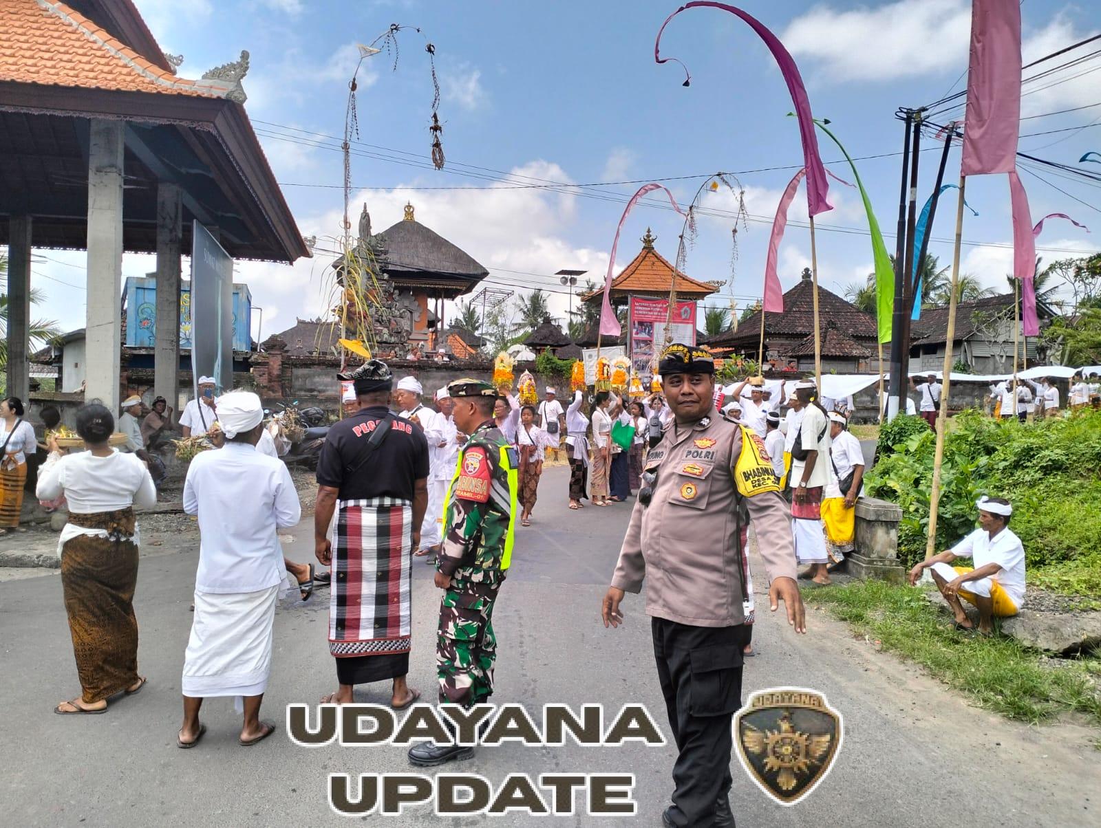 Wujudkan Rasa Aman, Babinsa Koramil 1616-01 Gianyar Kawal Upacara Melasti Desa Adat Suwat