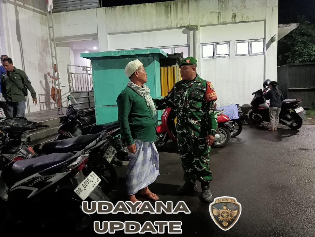 Cegah Terjadinya Tindak Kriminal Malam Hari, Babinsa Bersama Apdes Lakukan Patroli