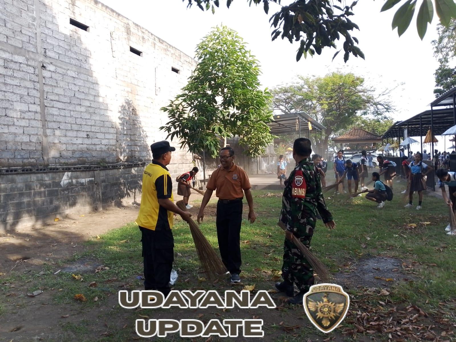 Sinergi TNI, Pemerintah, dan Pelajar: Bersihkan Lingkungan Pura Labuhan Aji