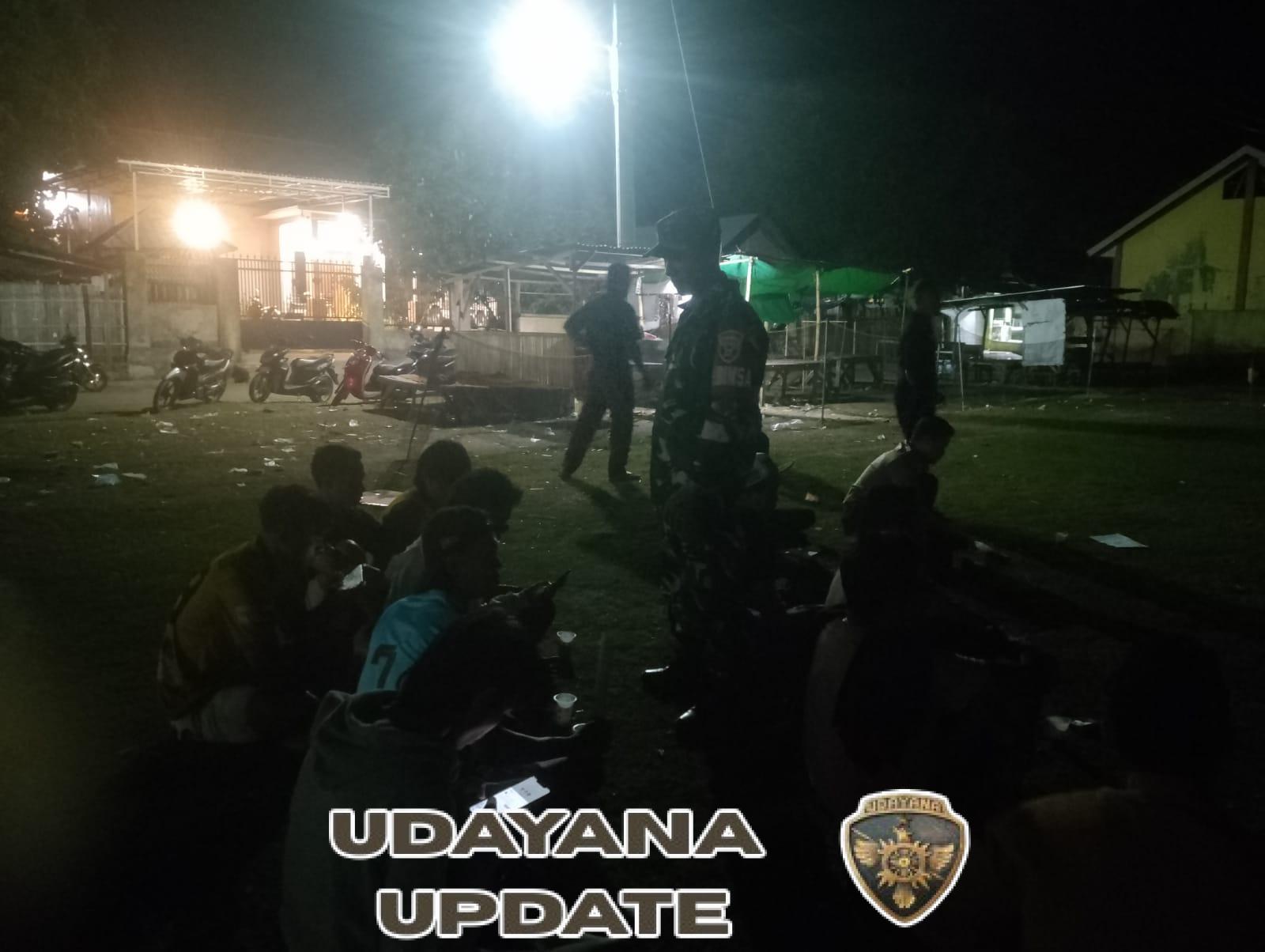 Koramil Woha Bersama Masyarakat Gelar Patroli Siskamling untuk Jaga Keamanan Desa