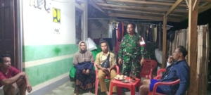 Sertu Abdullah Maulana Perkuat Sinergi dengan Warga Lewat Ronda Malam di Hu’u