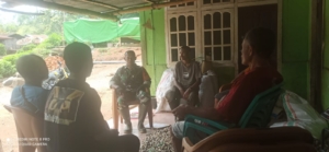 Babinsa Koramil 1602-04/Maurole Giat Komsos dan Pamwil di Desa Pise, Warga Sambut Antusias