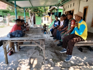 Babinsa Desa Tebo Ajak Warga Jaga Kamtibmas Lewat Komsos.