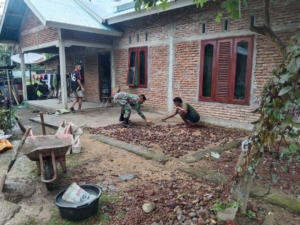 Babinsa Koramil Wolowaru Gelar Karya Bakti dan Pamwil Bersama Warga Desa Ranggatalo